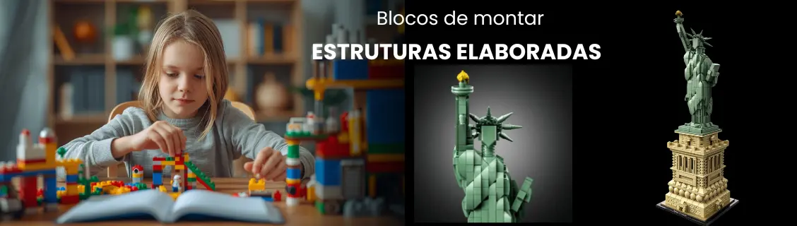Criança montando estrutura complexa com blocos de encaixe e várias peças