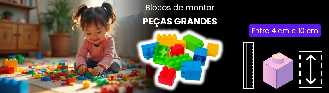 Bebê brincando com blocos de montar grandes e coloridos de encaixe